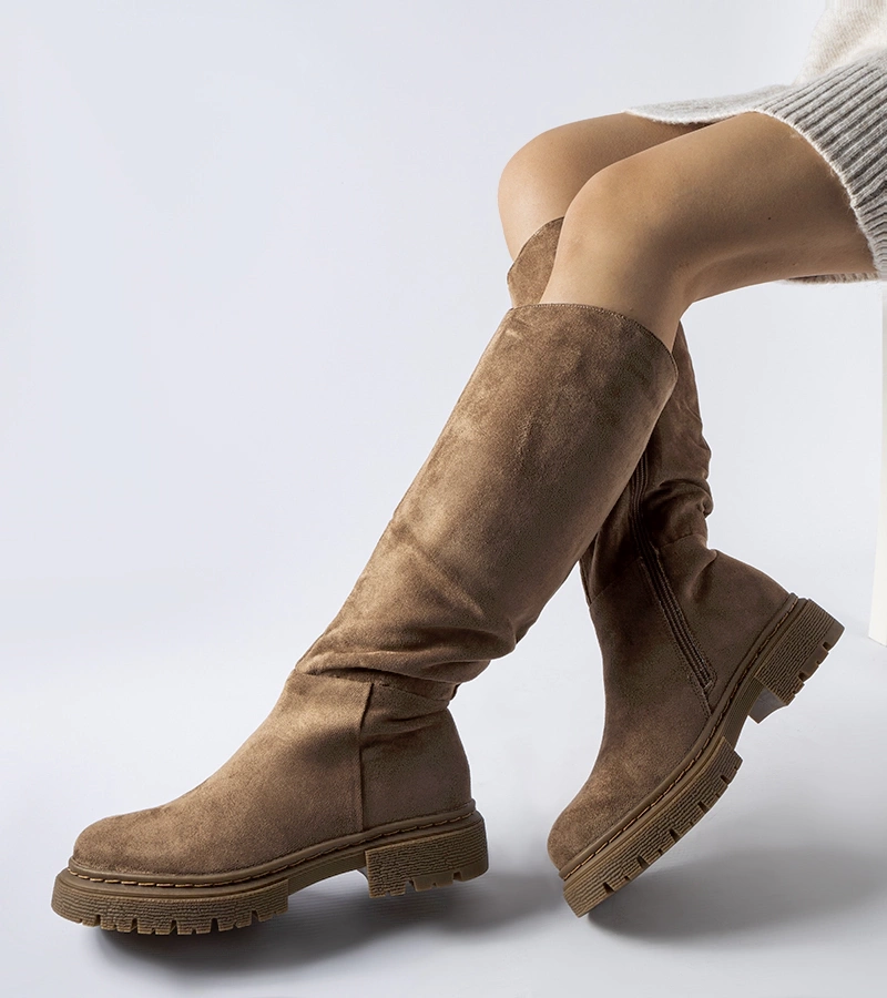 Hnědé ploché zateplené kozačky Millbrook