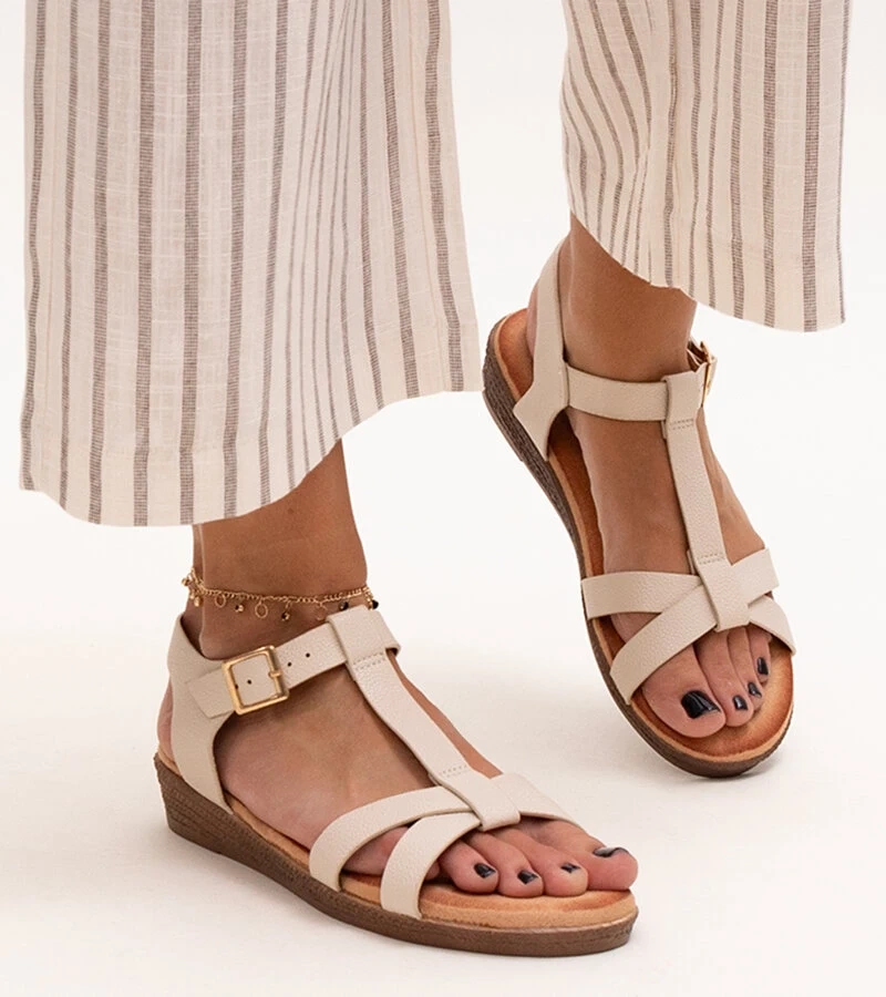 Bežové sandály na nízkém podpatku Sherine