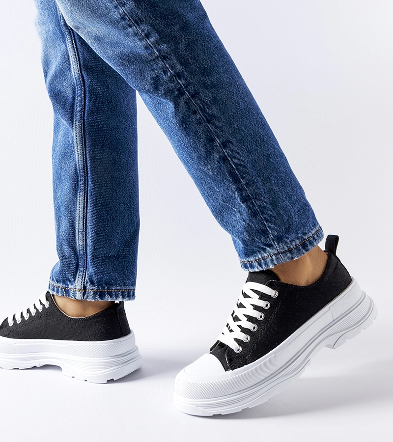 Černé tenisky s sportovní podrážkou Bettole