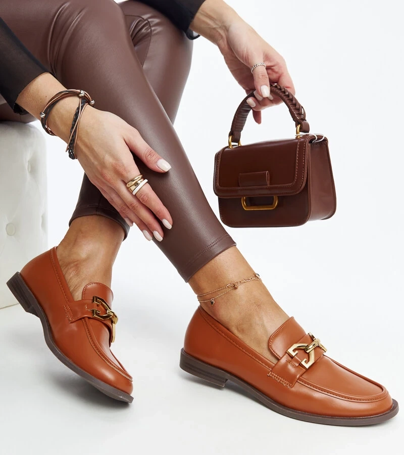 Hnědé mokasíny s přezkou Lea