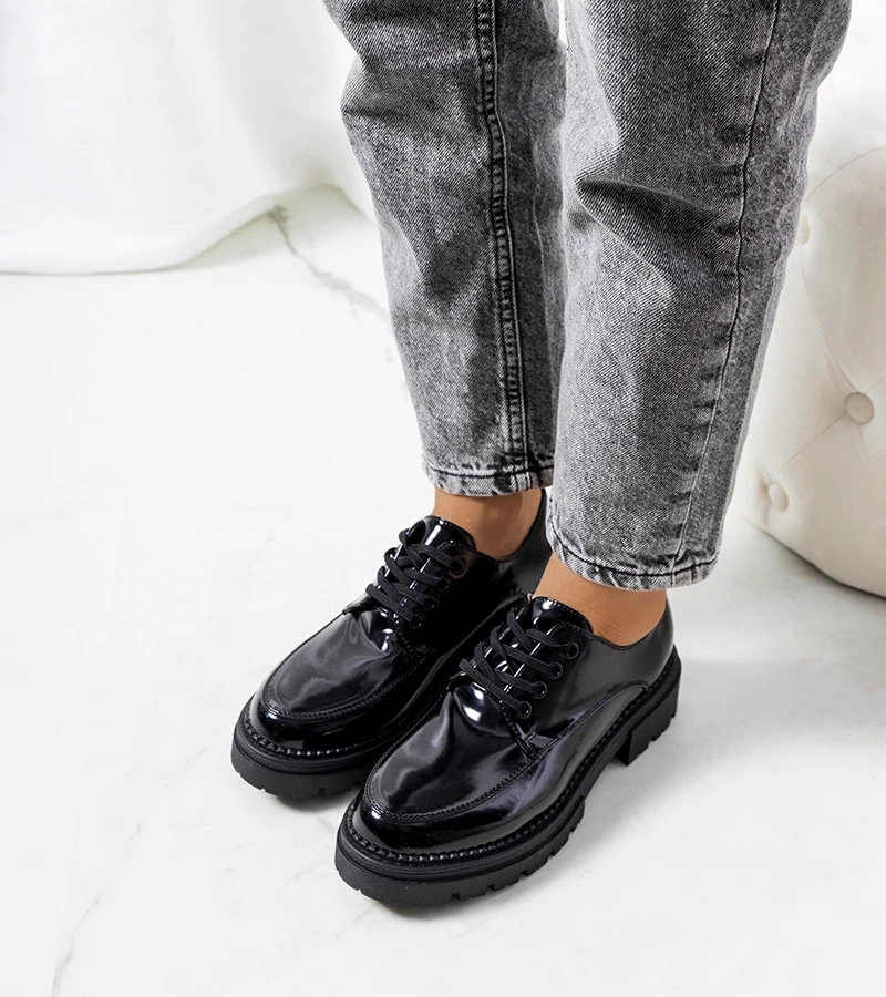 Černé polobotky na traktorové podrážce Markus