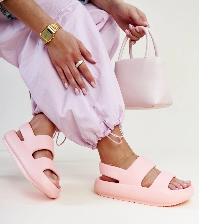 Růžové sandály Attiana