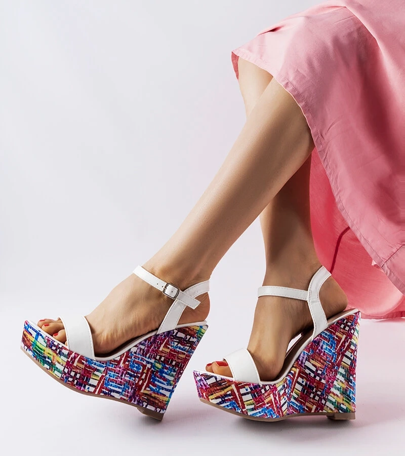 Bílé sandály Fairmont S-1103 WHITE na zdobených podpatcích