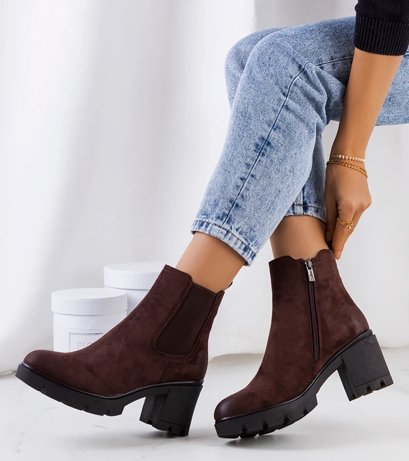 Hnědý semiš boty podpatek Svelte