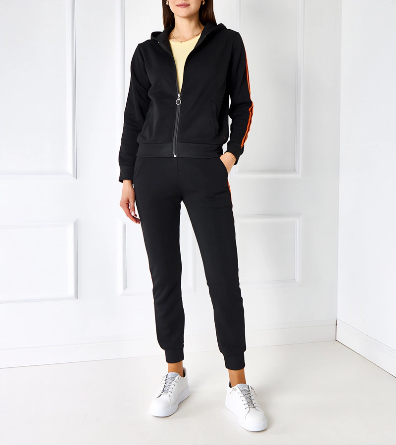 Černá sada s oranžovými pruhy Celia