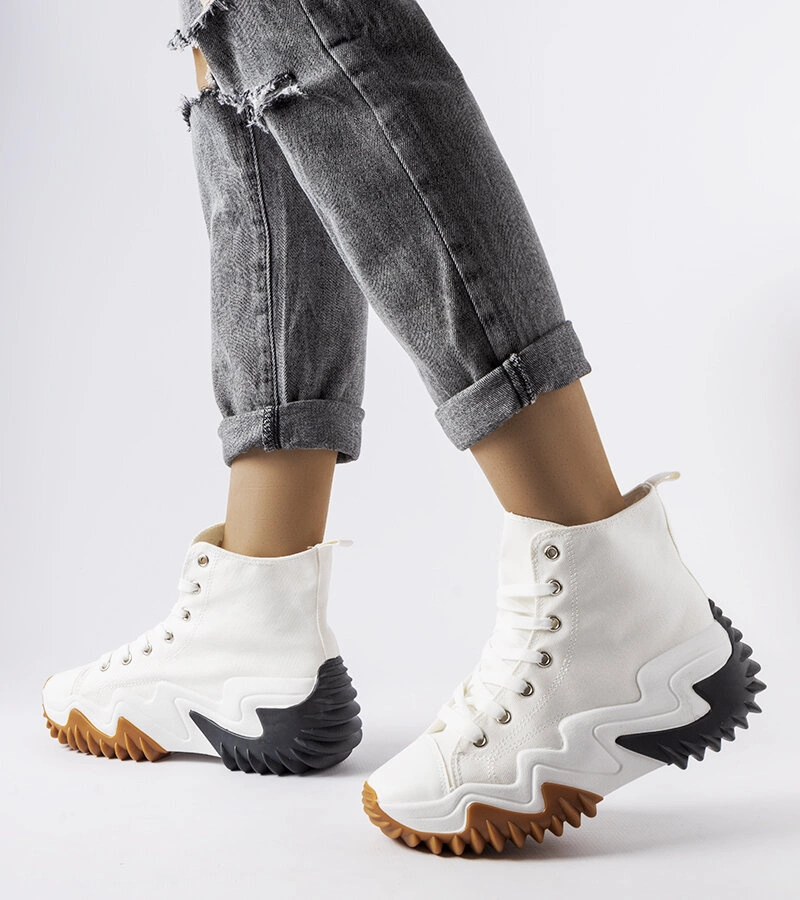 Bílé sportovní tenisky na hrubé podrážce Toro