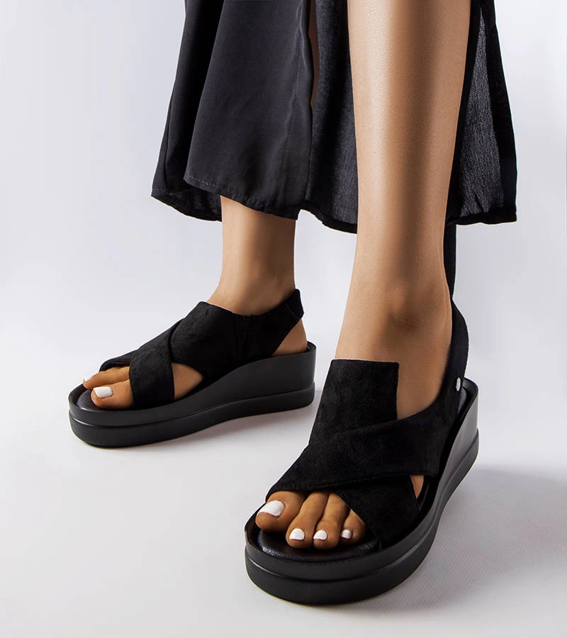 Černé sandály na platformě Adelina