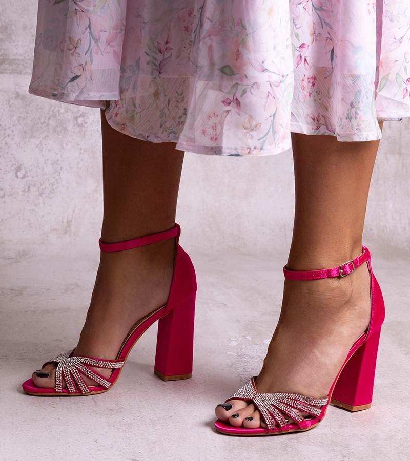 Cihlově růžové lesklé sandály na sloupkovém podpatku Zrinka